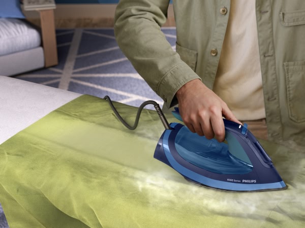 Effective ironing thanks to powerful steam