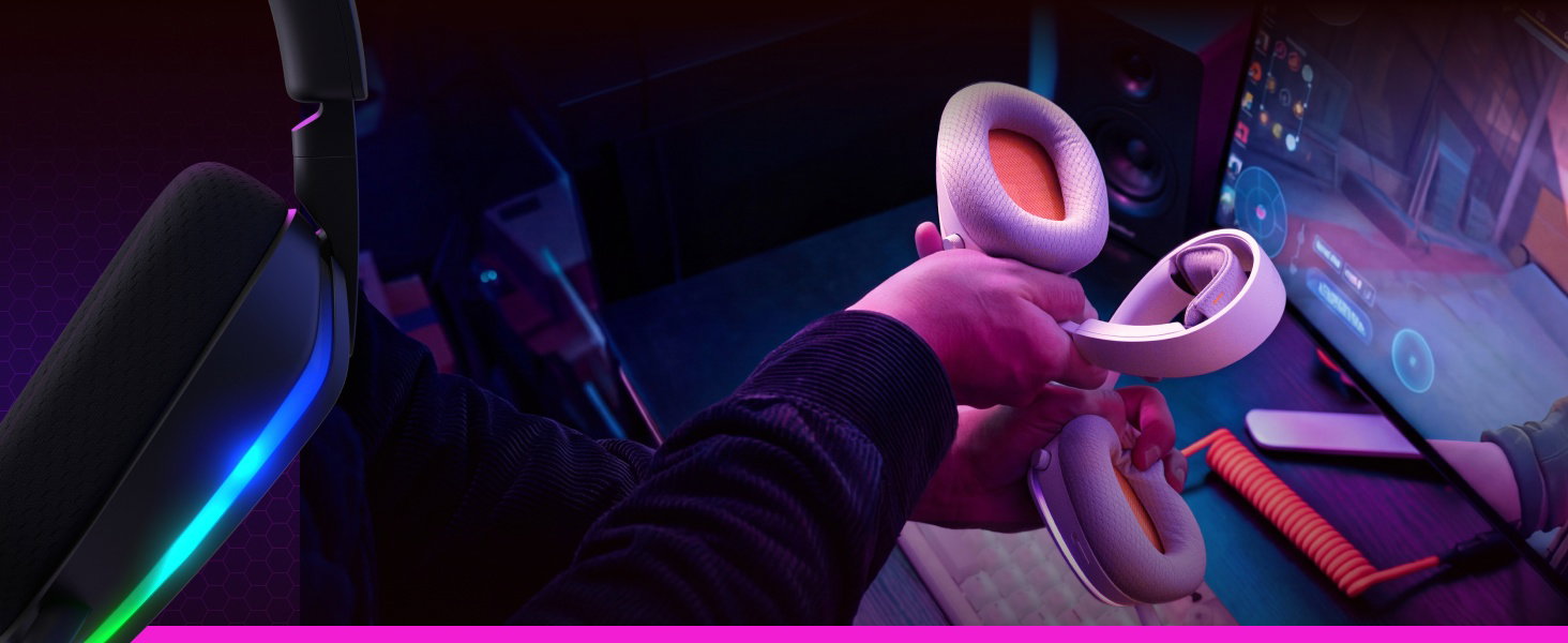 Série de photos faiblement éclairées montrant des effets d'éclairage RGB sur un clavier, avec des néons bleus et roses créant une atmosphère esthétique cyberpunk.